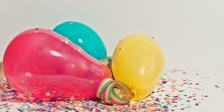 Luftballons und Konfetti Luftballons und Konfetti
