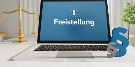 Laptop wo Freistellung drauf steht Laptop wo Freistellung drauf steht