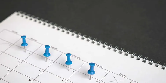 Ein Wochenkalender mit einer 4-Tage-Woche Ein Wochenkalender mit einer 4-Tage-Woche