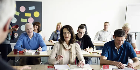 Betriebsräte bekommen eine Berufsbildung auf einem Seminar Betriebsräte bekommen eine Berufsbildung auf einem Seminar
