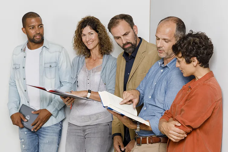 Personen planen ihre Arbeitsumgebung Personen planen ihre Arbeitsumgebung