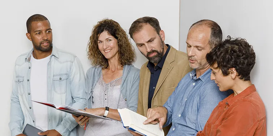 Personen planen ihre Arbeitsumgebung Personen planen ihre Arbeitsumgebung
