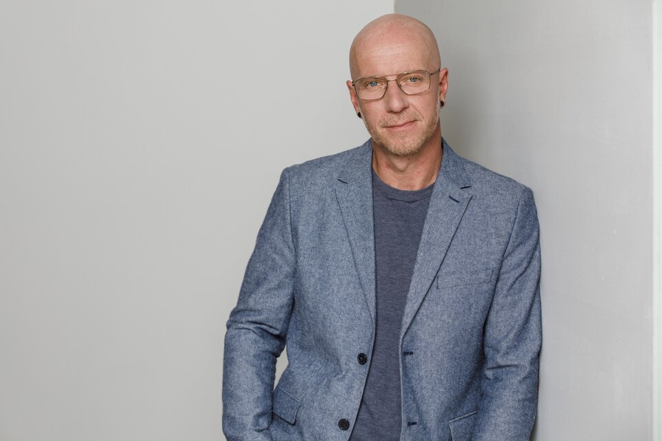 Ein Mann steht für den Schulungsanspruch Ein Mann steht für den Schulungsanspruch