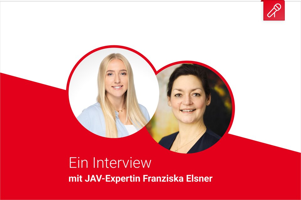 Zwei Frauenporträts mit der Überschrift „Ein Interview mit JAV-Expertin Franziska Elsner“ vor weiß-rotem Hintergrund – das Bild steht für den Austausch über Jugend- und Auszubildendenvertretung.